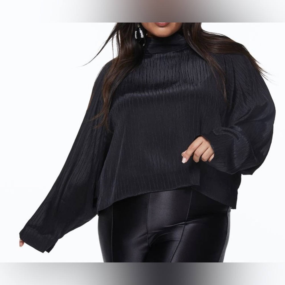H&M -NWT Batwing sleeve blouse